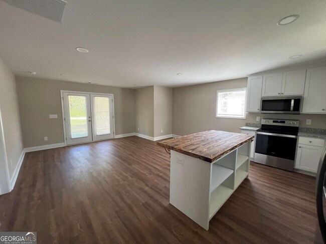 5964 Moon Dr in Lula, GA - Building Photo - Building Photo