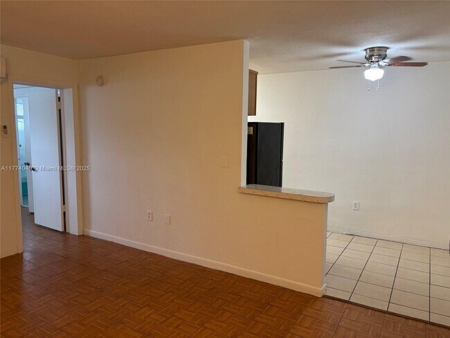 6780 SW 44th St in Miami, FL - Building Photo - Building Photo