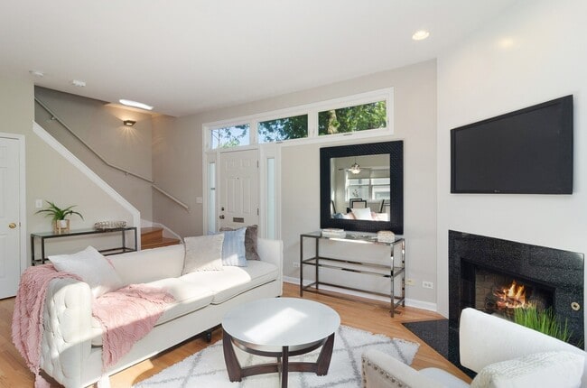 1547 W George St in Chicago, IL - Building Photo - Building Photo