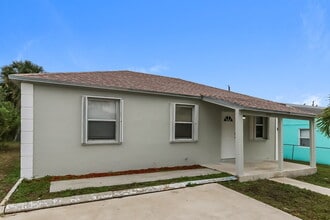 849 W 5th St in West Palm Beach, FL - Foto de edificio - Building Photo