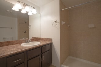 The Hamlet at Walden Pond - Senior 62+ in Miami Gardens, FL - Building Photo - Interior Photo