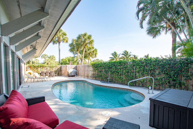 property at 11792 Wimbledon Cir
