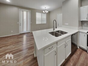 451 S Hawes Rd in Mesa, AZ - Building Photo - Building Photo