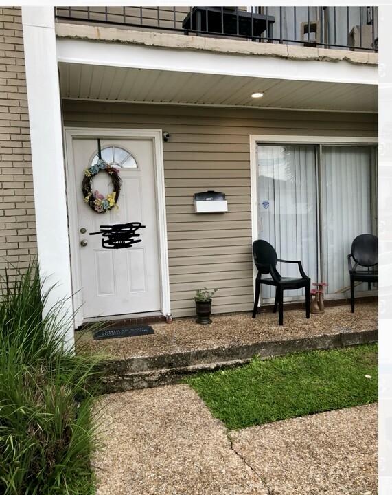 1203 Carrollton Ave in Metairie, LA - Building Photo