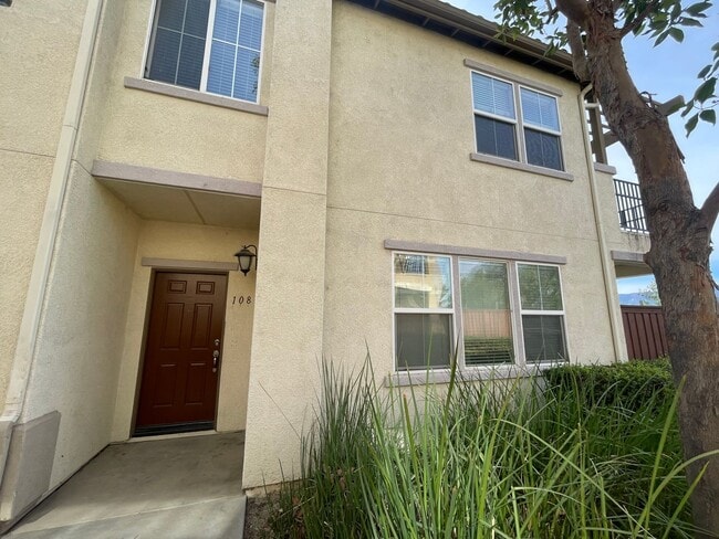 15639 Vista Way in Lake Elsinore, CA - Building Photo - Building Photo