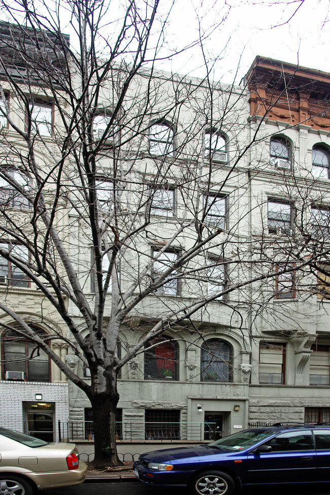 143 W 75th St in New York, NY - Foto de edificio - Building Photo