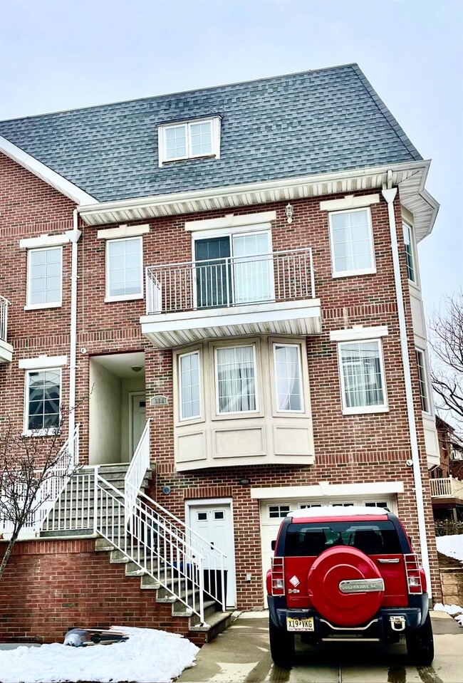 property at 329 Soundview Ln
