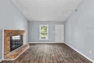 111 Windsor Ct in Jacksonville, NC - Building Photo - Building Photo