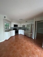 7006 Midnight Pass Rd in Sarasota, FL - Foto de edificio - Building Photo