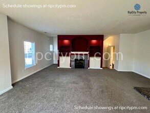 1090 SW 170th Ave in Beaverton, OR - Building Photo - Building Photo
