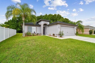 6401 Pine Top Way in Wesley Chapel, FL - Building Photo - Building Photo
