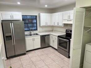 3673 NW 94th Ave in Sunrise, FL - Building Photo - Building Photo