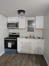 82 Seaside Ave in Patchogue, NY - Foto de edificio - Building Photo