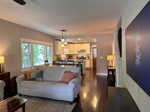 4803 SE Haig St in Portland, OR - Building Photo - Building Photo