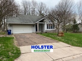 209 Greenwood Dr in Rothschild, WI - Building Photo