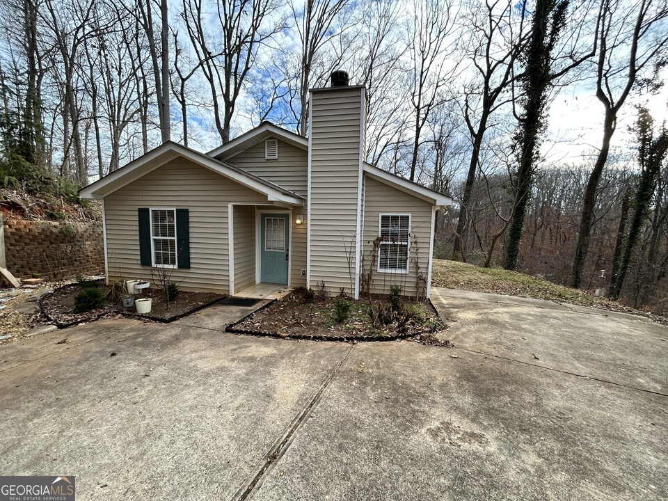 6505 Akins Way in Cumming, GA - Building Photo