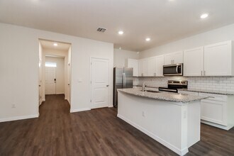 11835 Mountain Retreat Ln in Riverview, FL - Building Photo - Building Photo