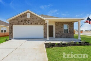 7447 Boa Holw in San Antonio, TX - Building Photo