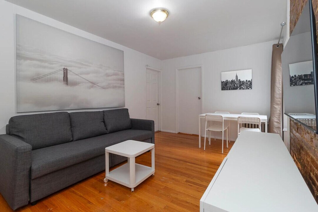 1794 1st Ave in New York, NY - Building Photo