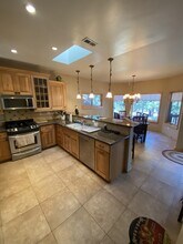 743 Alameda Ave in South Lake Tahoe, CA - Foto de edificio - Building Photo