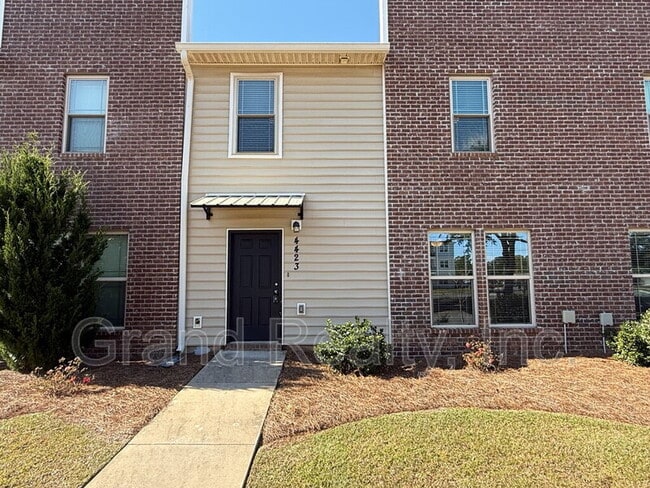 property at 4423 Village Oak Ln