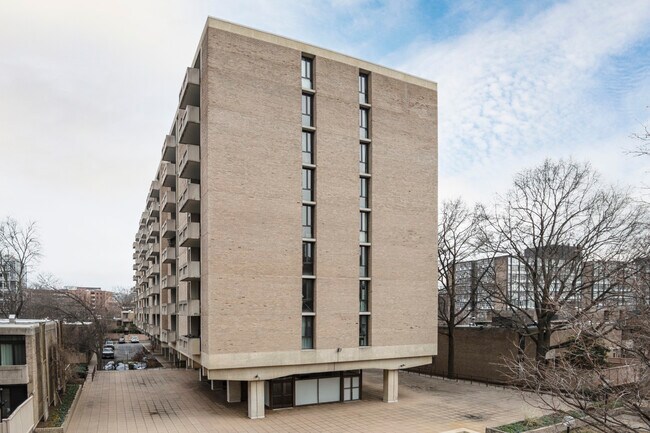 Carrollsburg Condos in Washington, DC - Building Photo - Building Photo