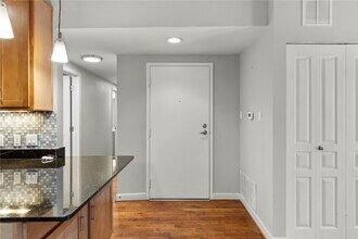 5675 Waterman Blvd in St. Louis, MO - Building Photo - Building Photo