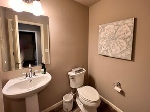 9751 Watts Rd in Verona, WI - Foto de edificio - Building Photo