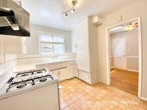 1911 N Las Palmas Ave-Unit -1A in Los Angeles, CA - Building Photo - Building Photo