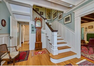 30 Cheswick Rd in Auburndale, MA - Foto de edificio - Building Photo