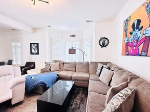 598 E 5th St in Boston, MA - Building Photo - Building Photo