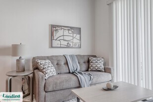 515 Corso Ln in Davenport, FL - Building Photo