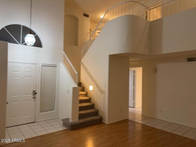 17430 N 47th St in Phoenix, AZ - Foto de edificio - Building Photo