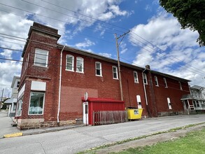 300 Curtin St in Osceola Mills, PA - Foto de edificio - Building Photo