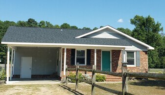 100 J R Pl in Goldsboro, NC - Building Photo