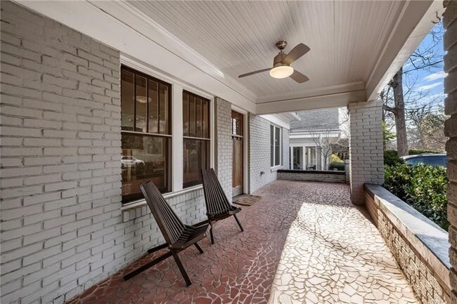 212 Geneva St in Decatur, GA - Foto de edificio - Building Photo