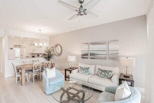 7885 Mahogany Run Ln in Naples, FL - Building Photo