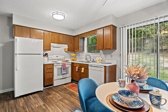 Cross Creek Cove in Fayetteville, NC - Building Photo - Building Photo