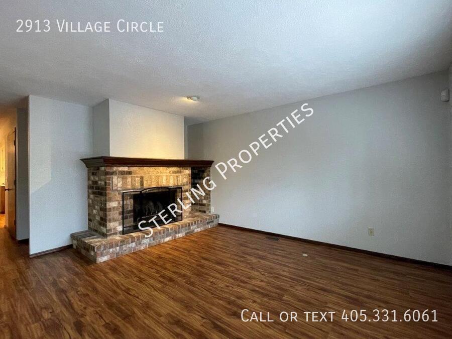2913 Village Cir in Edmond, OK - Foto de edificio