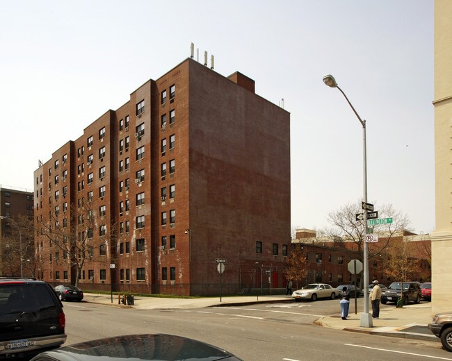 MS Houses in New York, NY - Foto de edificio - Building Photo