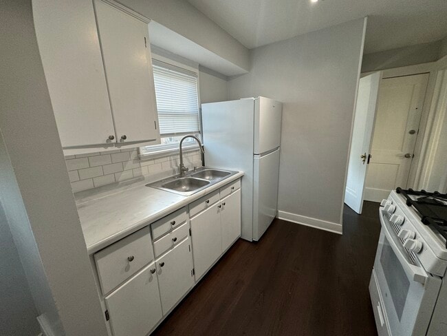 36 Warren St, Unit East