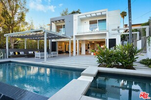 16132 Alcima Ave in Los Angeles, CA - Building Photo