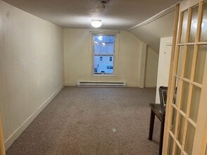 52 Central St in Claremont, NH - Building Photo - Building Photo