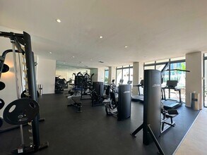452 NE 39th St, Unit B1 in Miami, FL - Foto de edificio - Building Photo