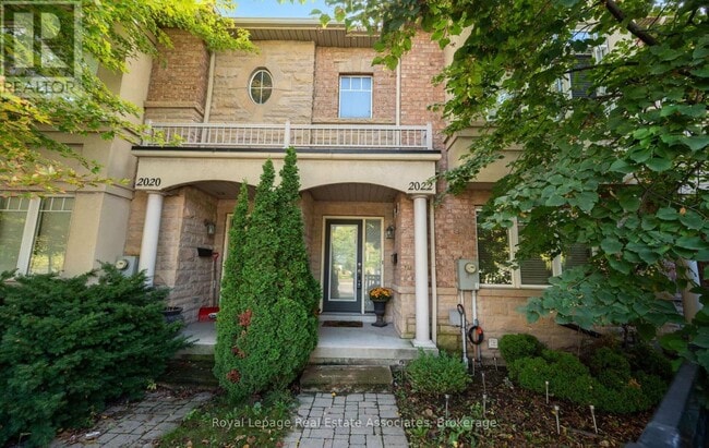 property at 2022 Lakeshore Rd W