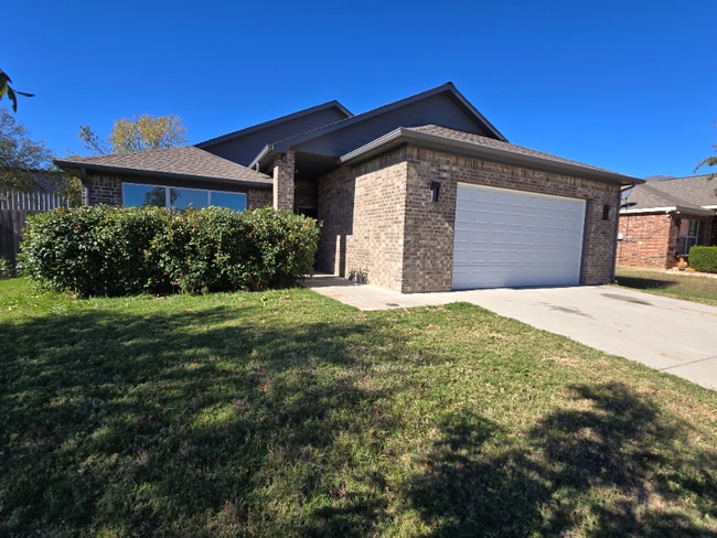 property at 1100 Primrose Dr