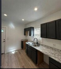 3279 W 86th St in Cleveland, OH - Foto de edificio - Building Photo