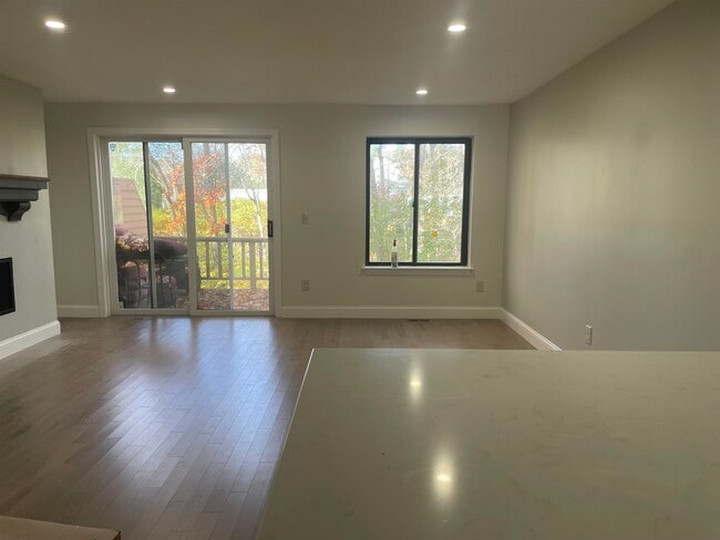 64 Dunvegan Wds Dr in Hampton, NH - Building Photo - Building Photo