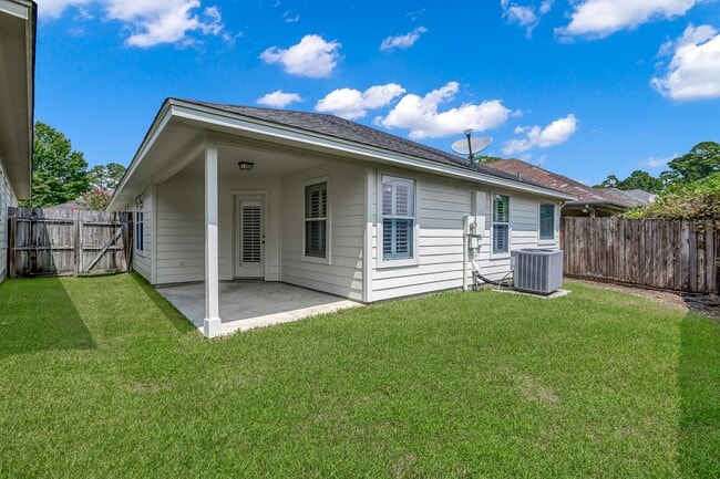 property at 122 Snug Harbor Dr