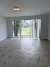 820 Pipers Cay Dr in West Palm Beach, FL - Foto de edificio - Building Photo